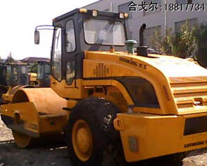 龍工520B新款壓路機